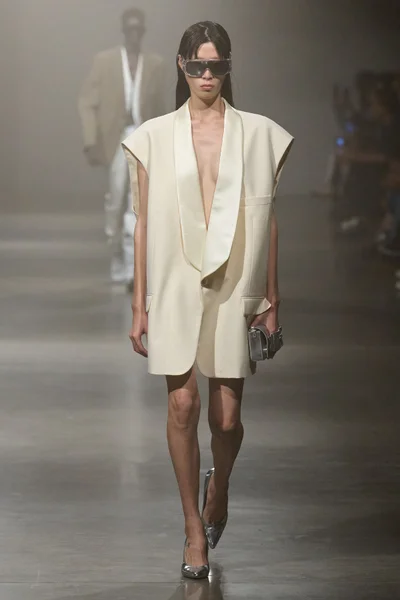 Look 2